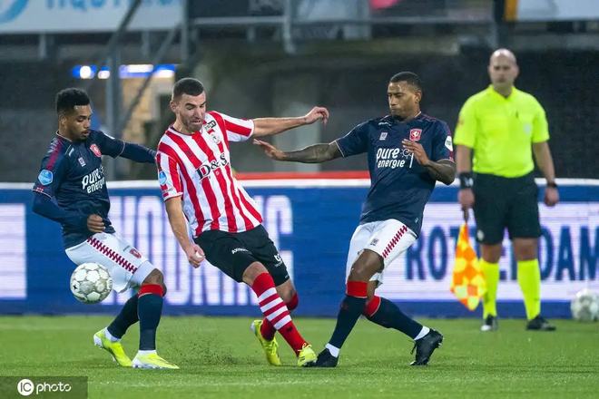 西的经历为 西的经历为